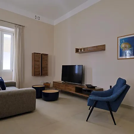 Beachside 2br 50m From The Sea * Sliema
